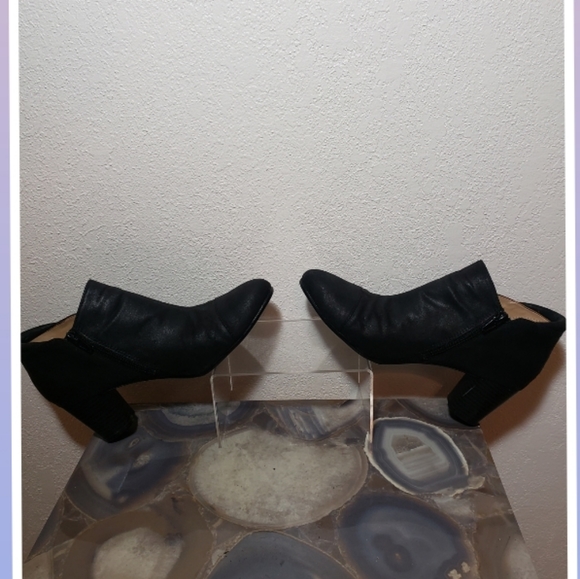 👢Naturalizer N5 comfort Bootie👢 - Picture 2 of 9